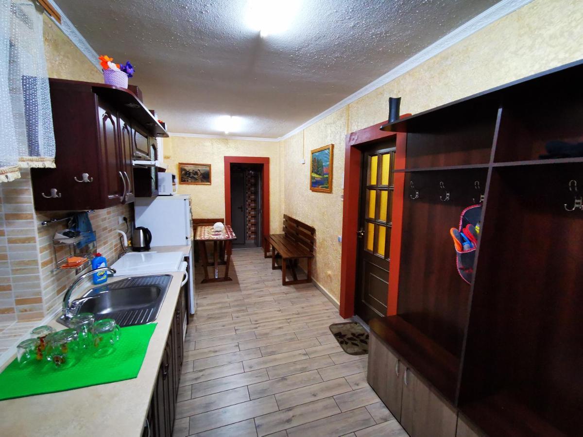 Hotel Міні Квартал Yahotyn Esterno foto