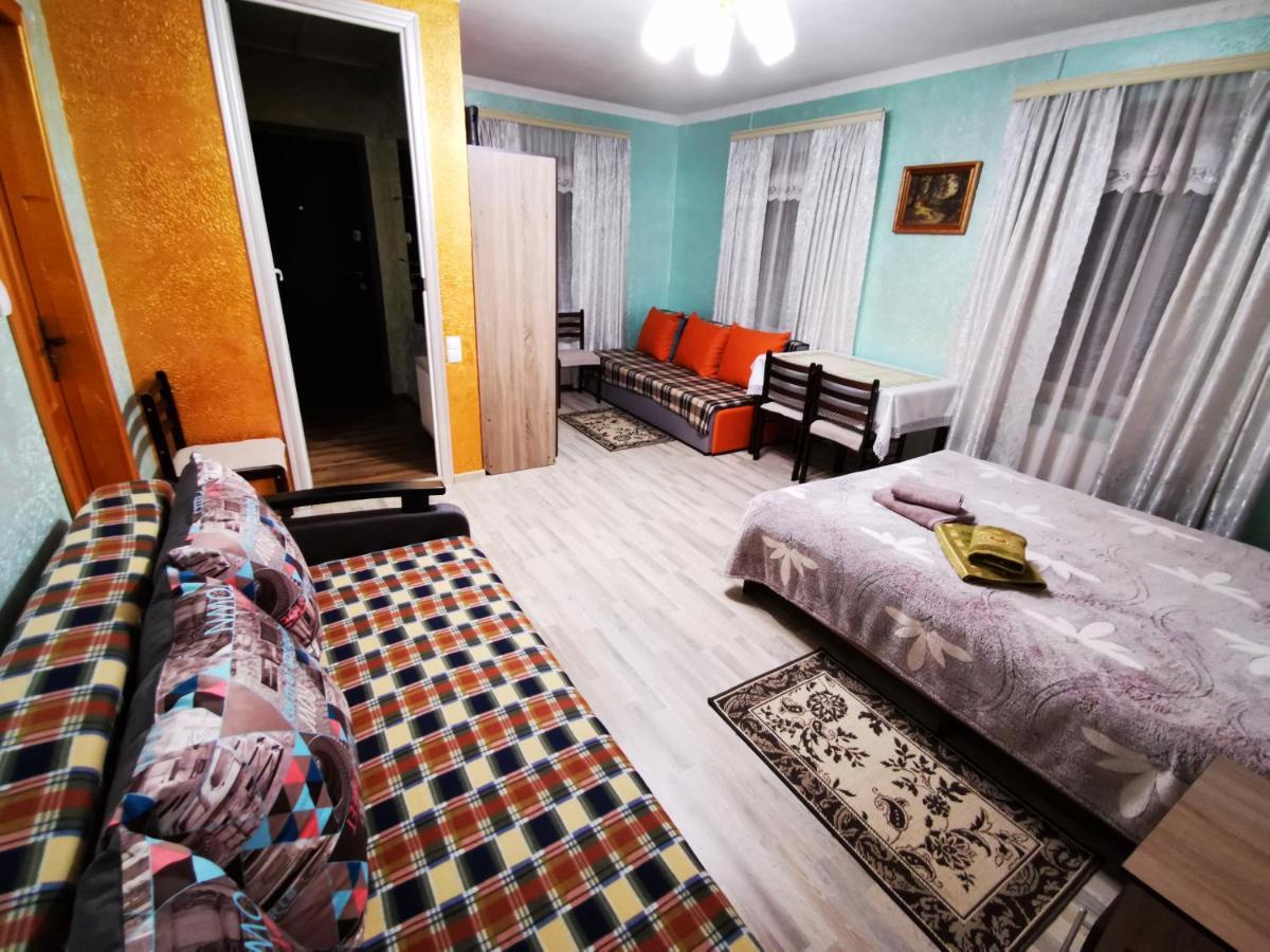 Hotel Міні Квартал Yahotyn Esterno foto